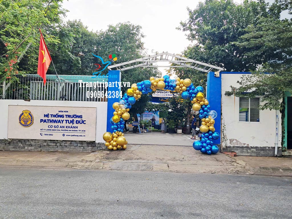 trang tri bong bong khai giang